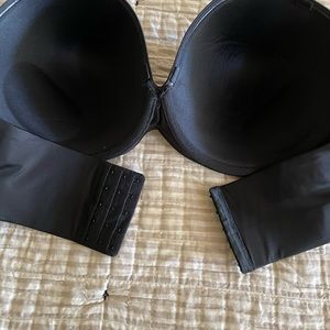 Black Strapless Bra
